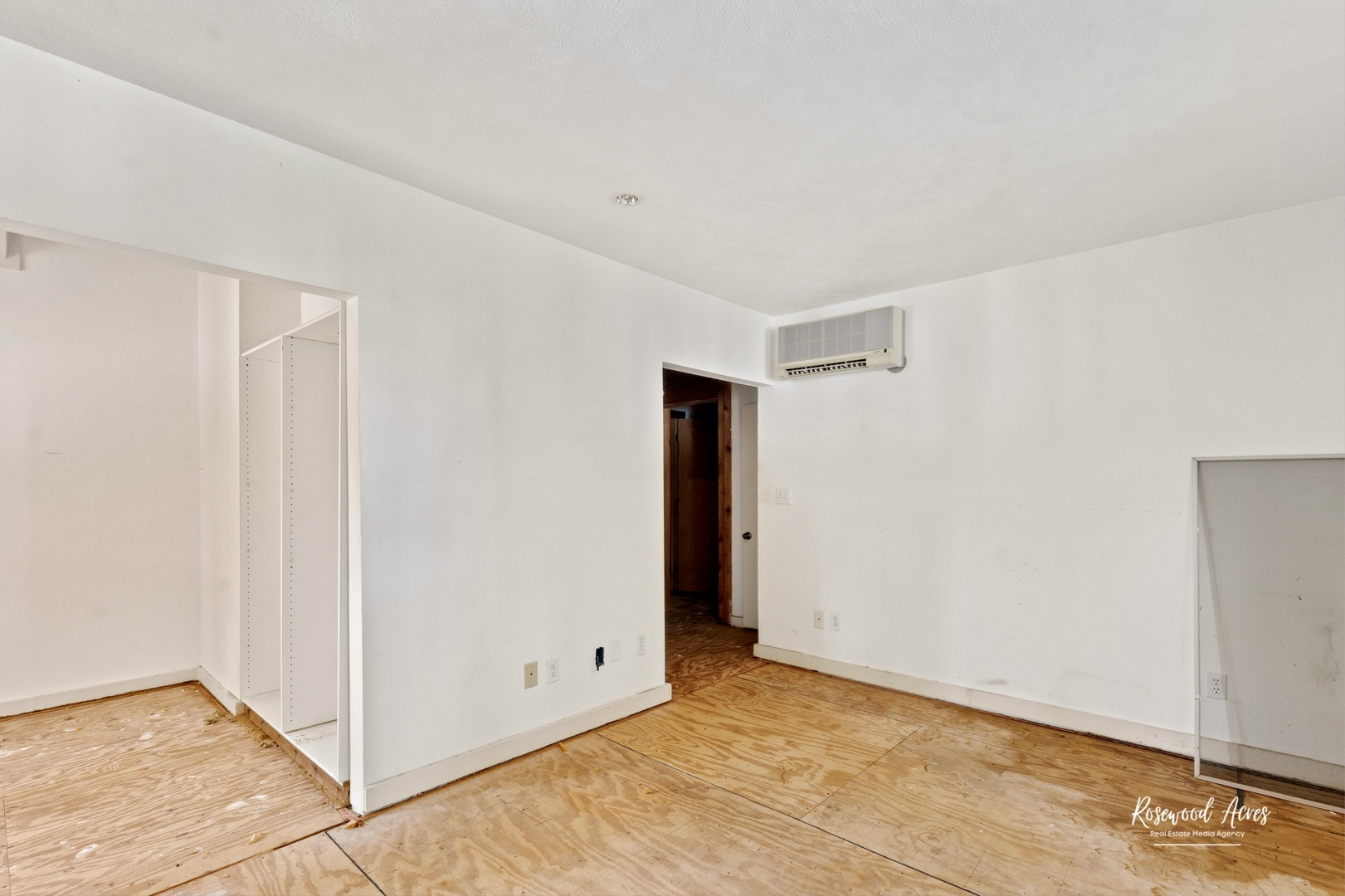 2351 River Road Kankakee, IL 60901 - Photo 90 of 122 a view of an empty room