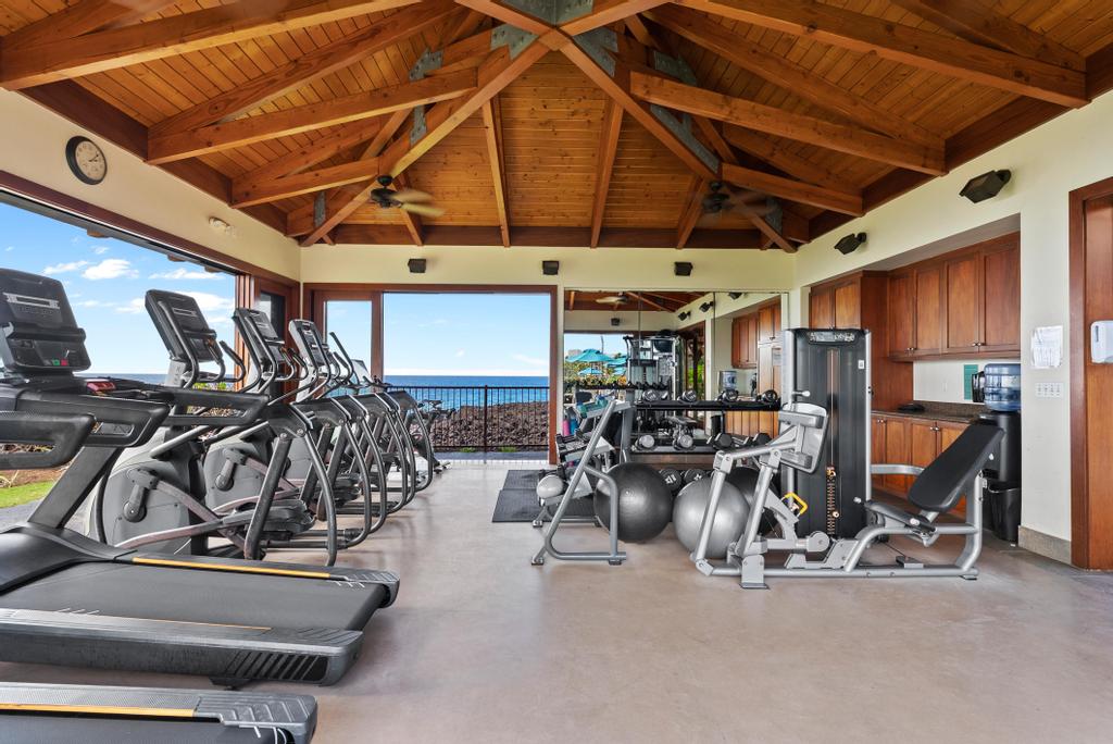 69-1033 Nawahine Place, Unit 22H Waikoloa, HI 96738 - Photo 26 of 29 a view of a room with gym equipment