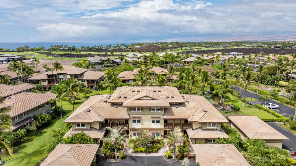 69-1033 Nawahine Place, Unit 22H Waikoloa, HI 96738 - Photo 28 of 29 an aerial view of a city