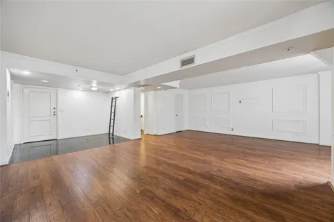 $168,000 | 3525 Sage Road, Unit 713, Houston, TX 77056