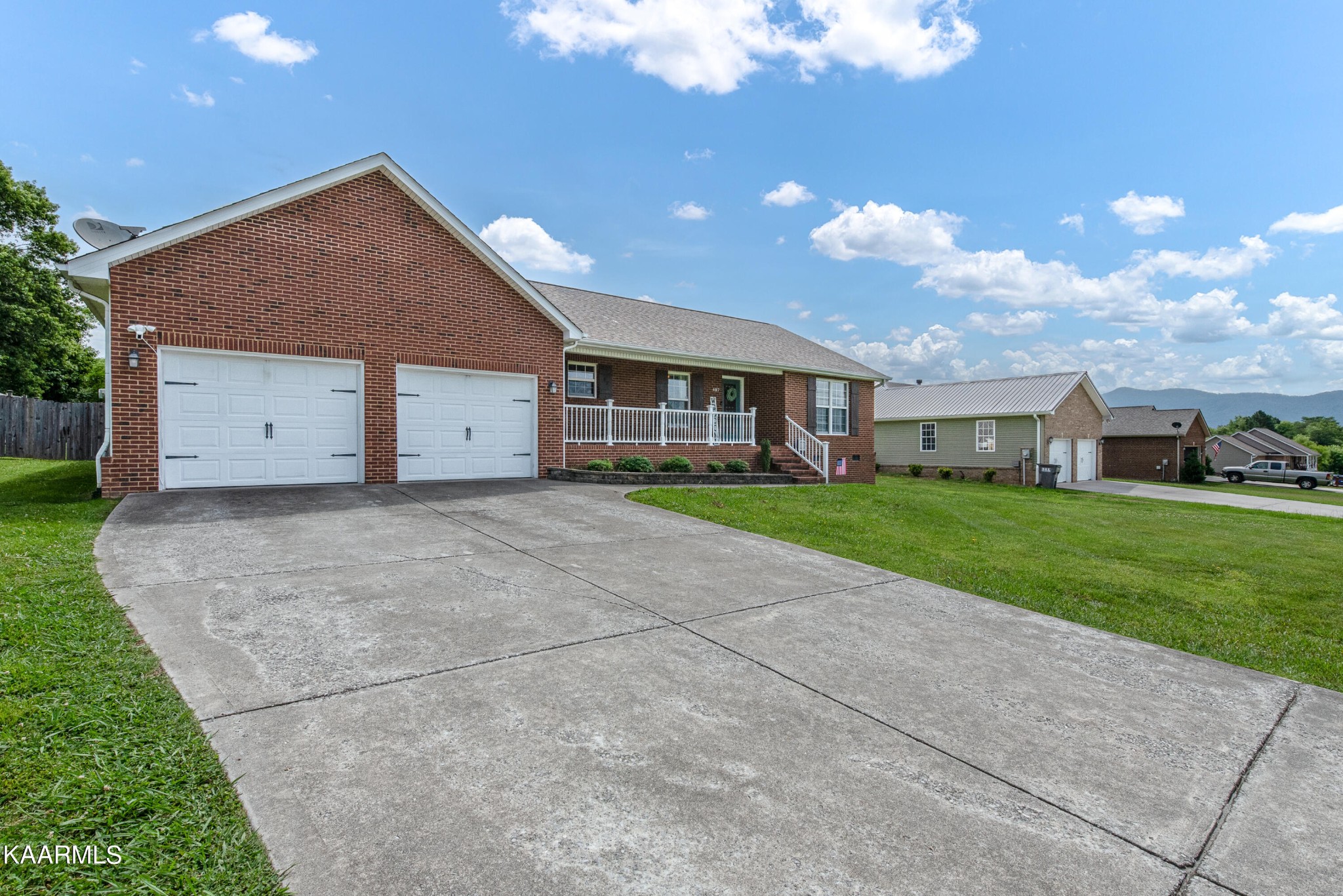 407 Temple Road Maryville, TN 37804 - Photo 4 of 36 Gallery Image 4