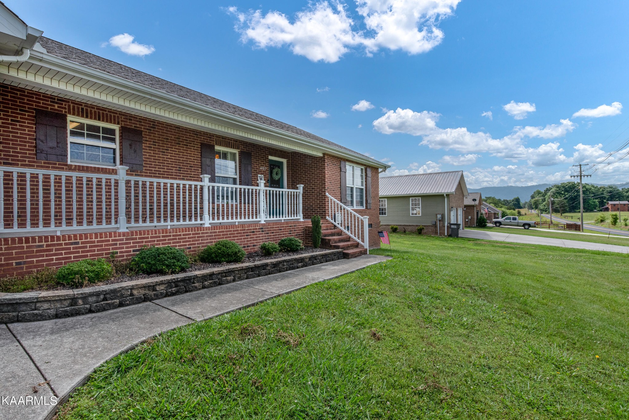 407 Temple Road Maryville, TN 37804 - Photo 5 of 36 Gallery Image 5