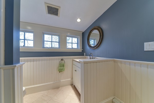 424 Glen Road Weston, MA 02493 - Photo 14 of 28