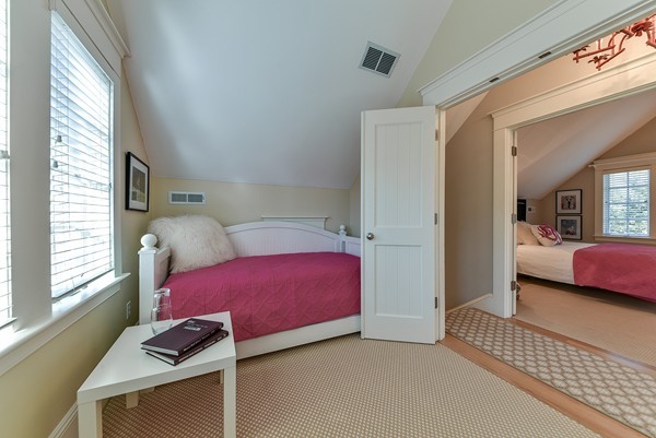 424 Glen Road Weston, MA 02493 - Photo 17 of 28