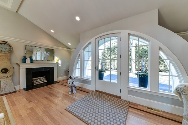 424 Glen Road Weston, MA 02493 - Photo 2 of 28