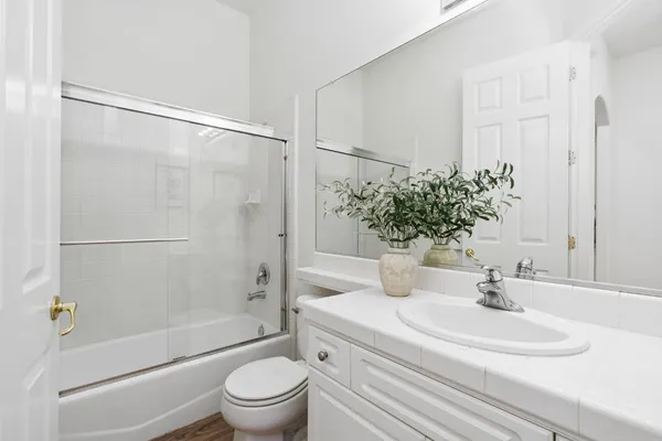 $929,000 | 635 West Quincy Avenue, Clovis, CA 93619