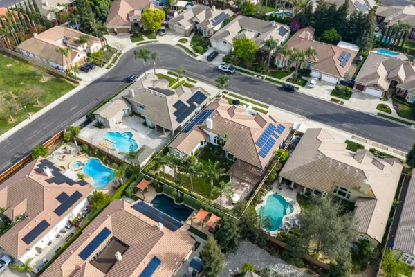 $929,000 | 635 West Quincy Avenue, Clovis, CA 93619