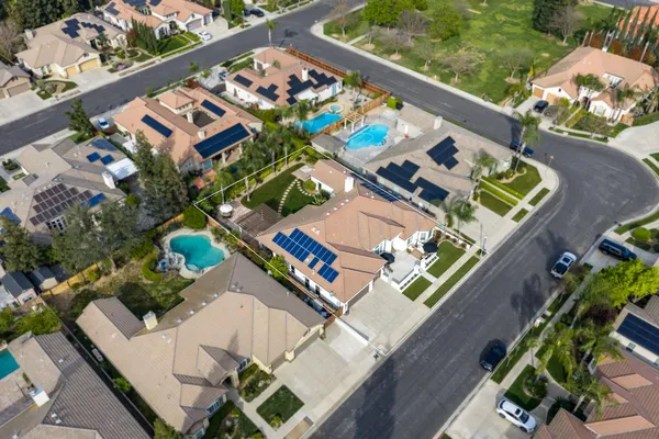$929,000 | 635 West Quincy Avenue, Clovis, CA 93619