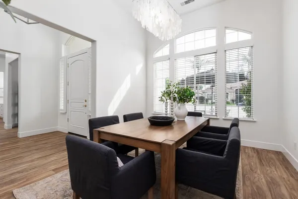 $929,000 | 635 West Quincy Avenue, Clovis, CA 93619