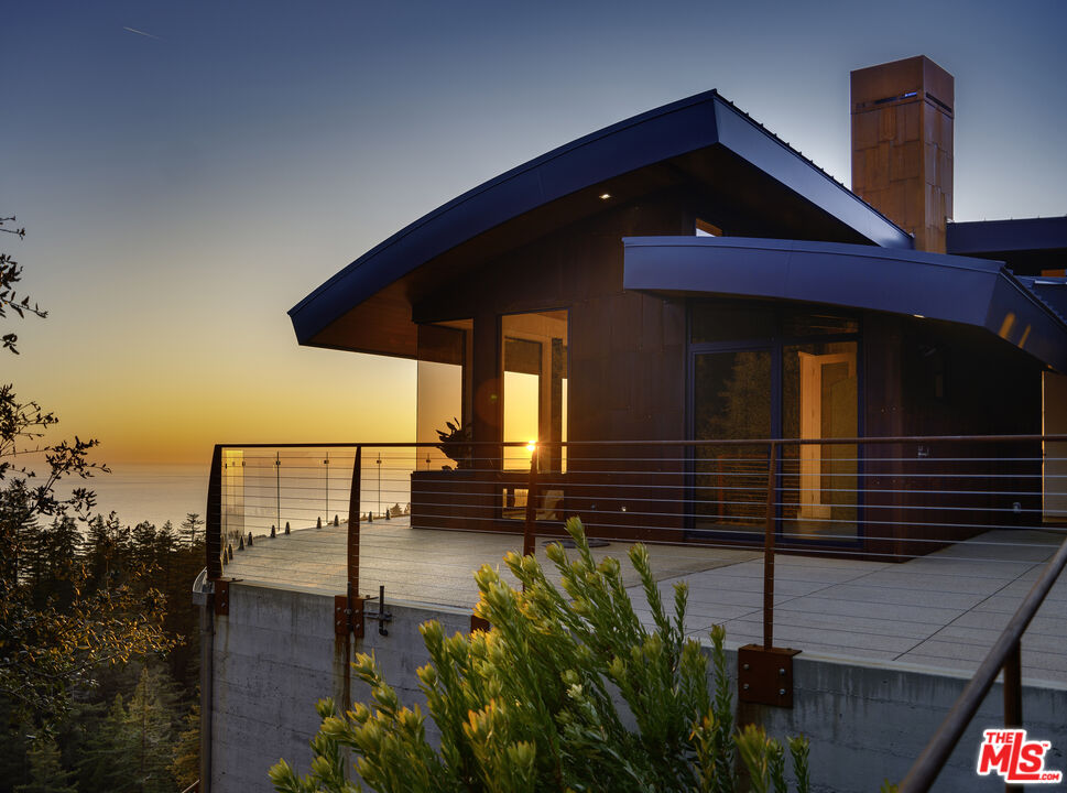 47730 Coast Ridge Road Big Sur, CA 93920 - Photo 5 of 37 a view of sitting area in front of house