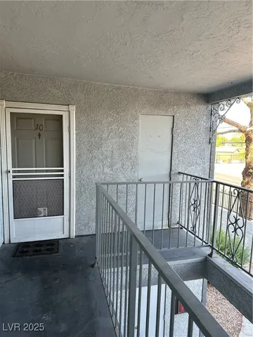 $995 | 3823 South Maryland Parkway, Unit B10, Las Vegas, NV 89119