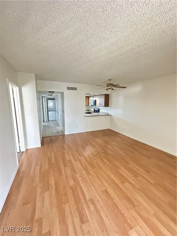 $995 | 3823 South Maryland Parkway, Unit B10, Las Vegas, NV 89119