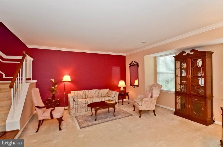 6813 Mayfair Road Laurel, MD 20707 - Photo 11 of 30 Living Room