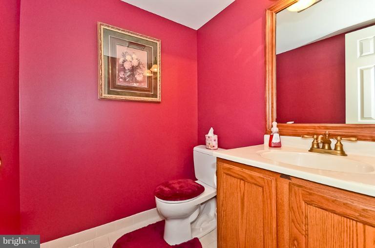 6813 Mayfair Road Laurel, MD 20707 - Photo 13 of 30 Bath