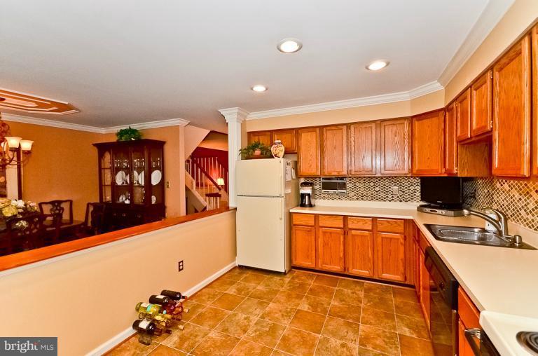 6813 Mayfair Road Laurel, MD 20707 - Photo 17 of 30 Kitchen