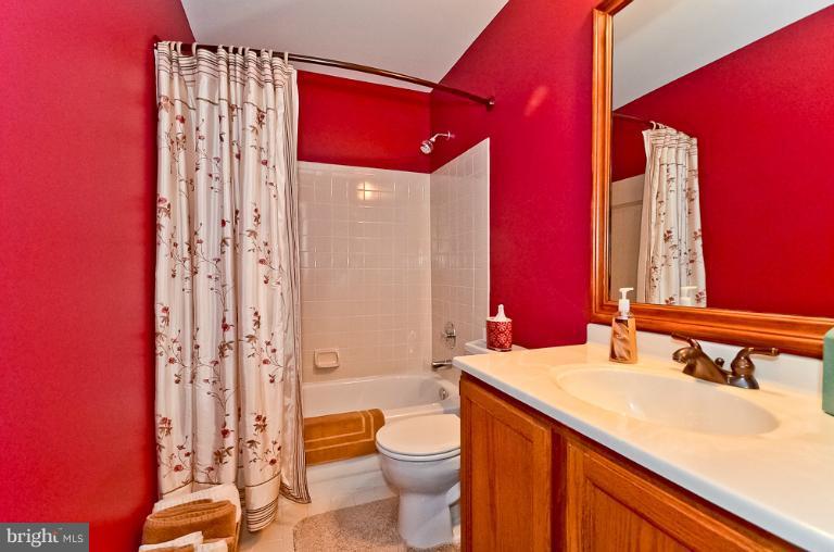 6813 Mayfair Road Laurel, MD 20707 - Photo 21 of 30 Bath