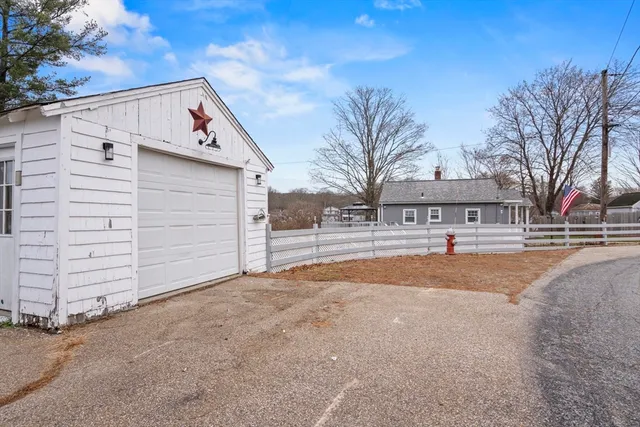 $369,900 | 28 West Street, Oxford, MA 01540