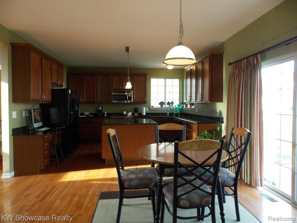 27650 Cromwell Road Novi, MI 48374 - Photo 14 of 39 DSCN1614.jpg