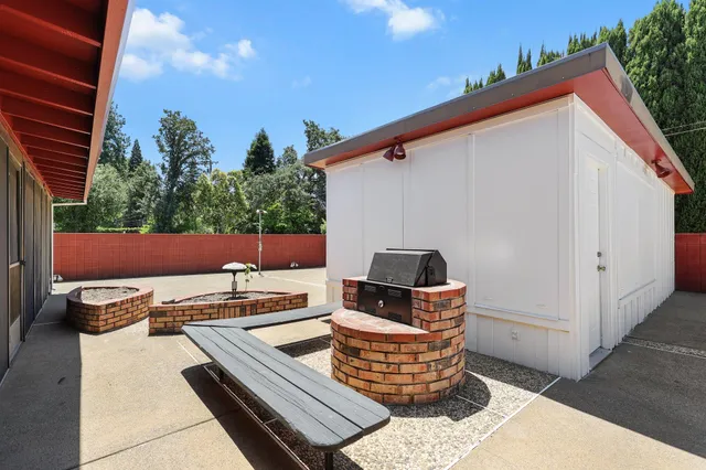 $599,900 | 910 Hallmark Drive, Redding, CA 96001