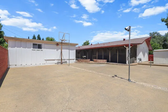 $599,900 | 910 Hallmark Drive, Redding, CA 96001