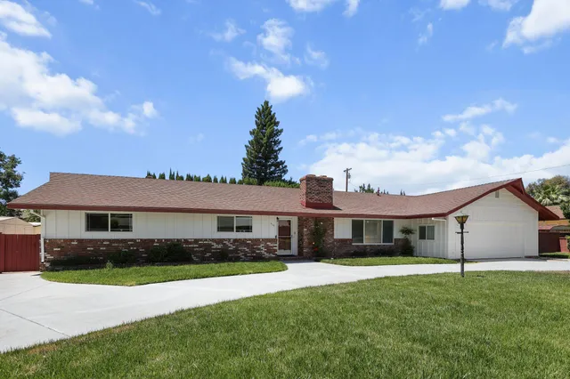 $599,900 | 910 Hallmark Drive, Redding, CA 96001