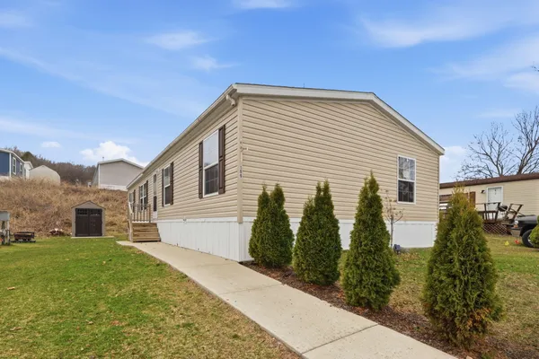 $128,000 | 1815 Veronica Street Southeast, Unit 196, Lowell, MI 49331