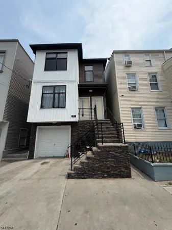 $2,650 | 491 Summer Street, Paterson, NJ 07501