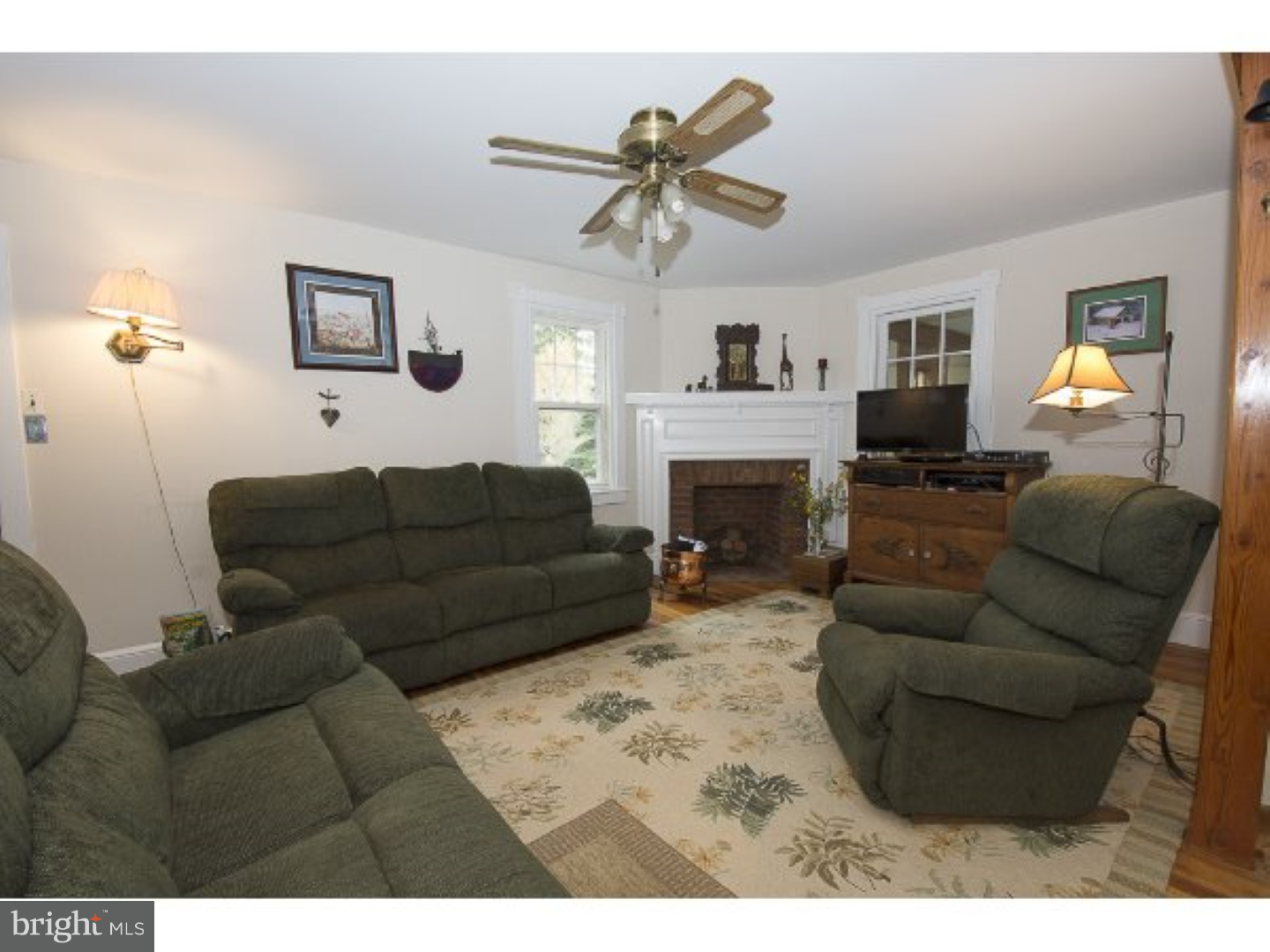 213 Lenni Road Media, PA 19063 - Photo 11 of 25 Living Room