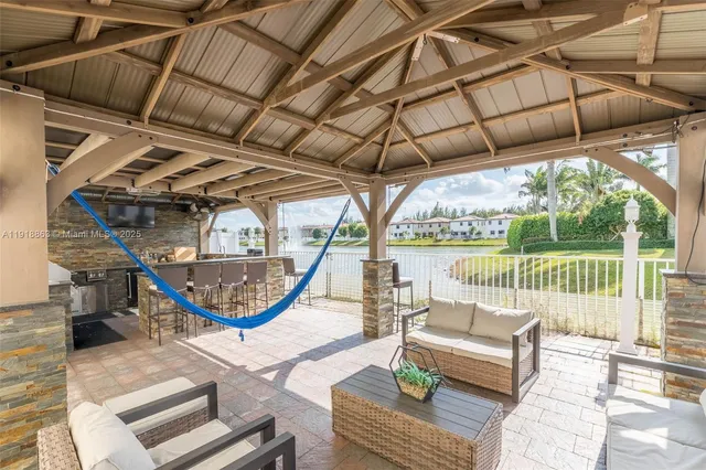 a view of sitting space with furniture