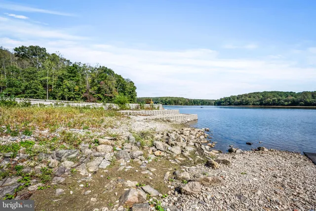 a view of a lake with houses