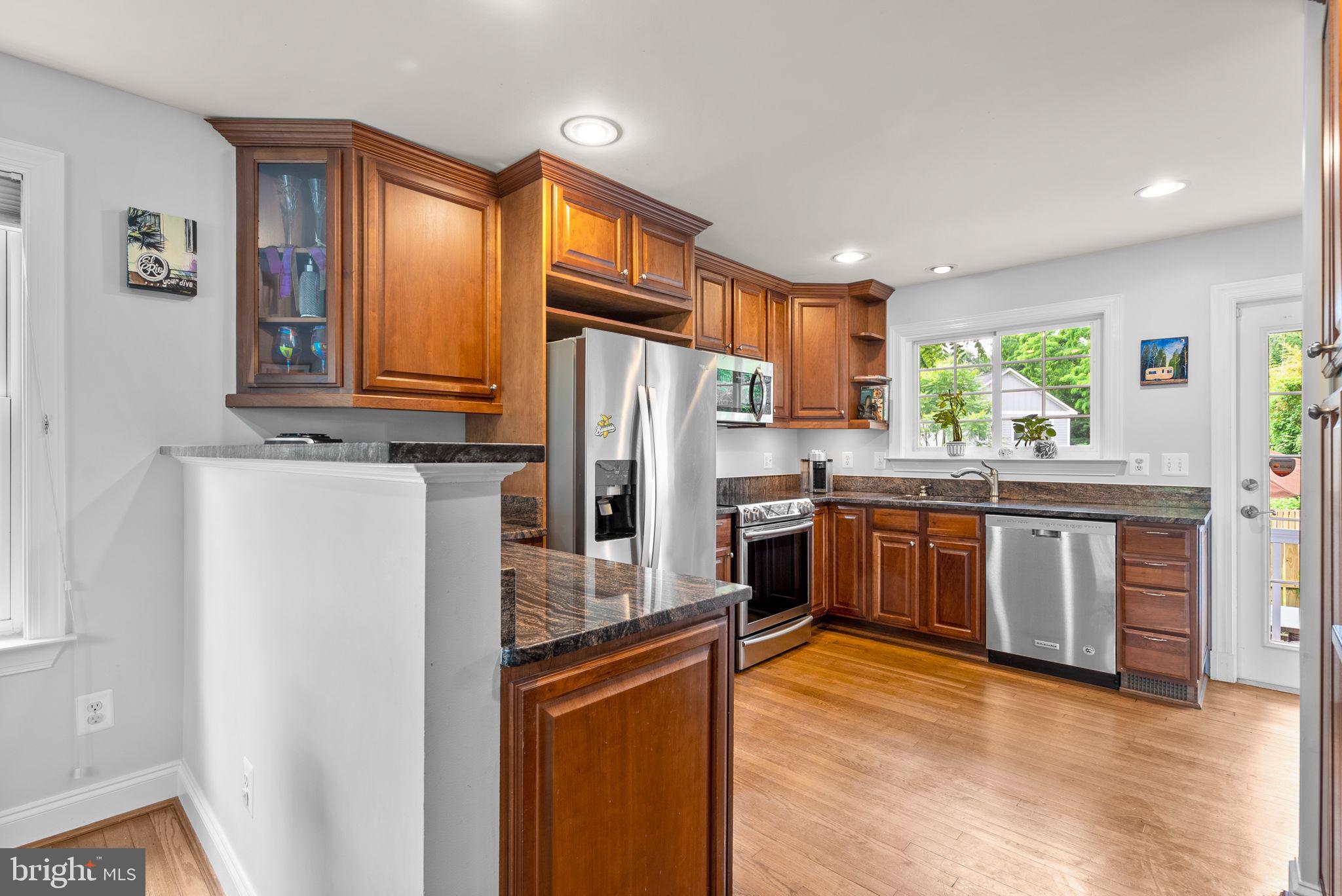 8208 Cedar Street Silver Spring, MD 20910 - Photo 10 of 41 Gallery Image 10