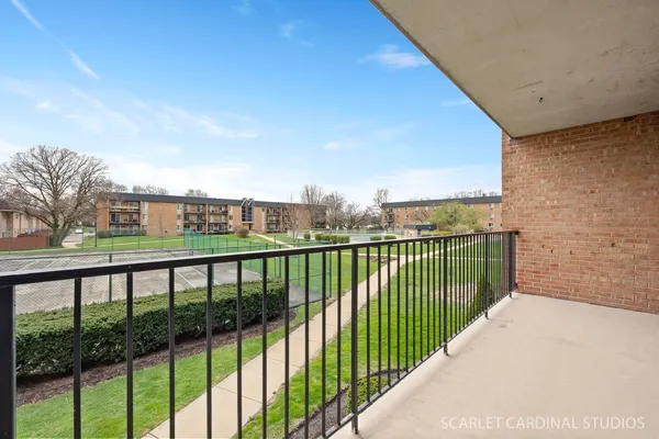 $172,000 | 1056 North Mill Street, Unit 201, Naperville, IL 60563