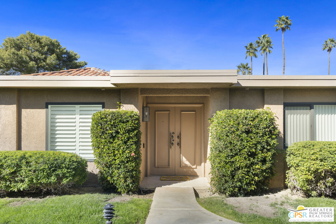 73 Majorca Drive Rancho Mirage, CA 92270 - Photo 3 of 37