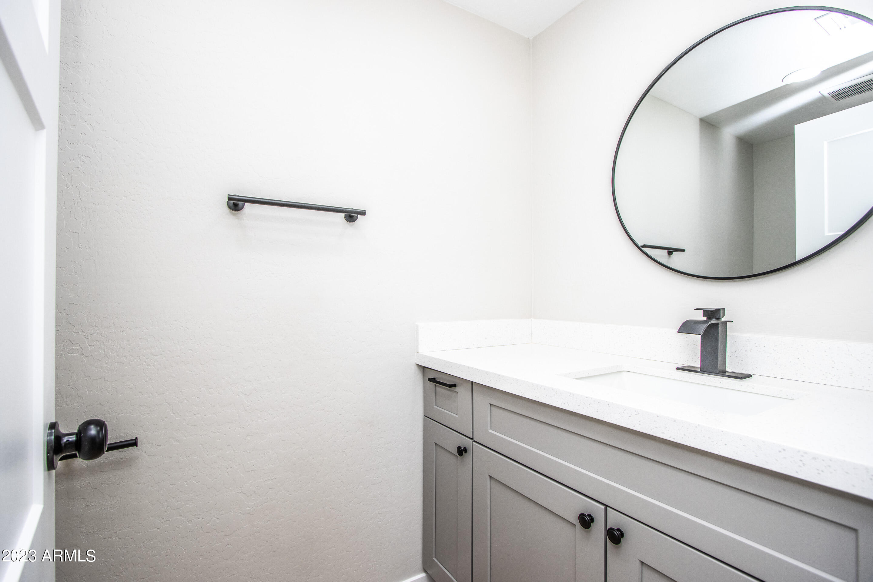 2509 East Broadway Road, Unit 4 Phoenix, AZ 85040 - Photo 11 of 31 Broadway #1-12