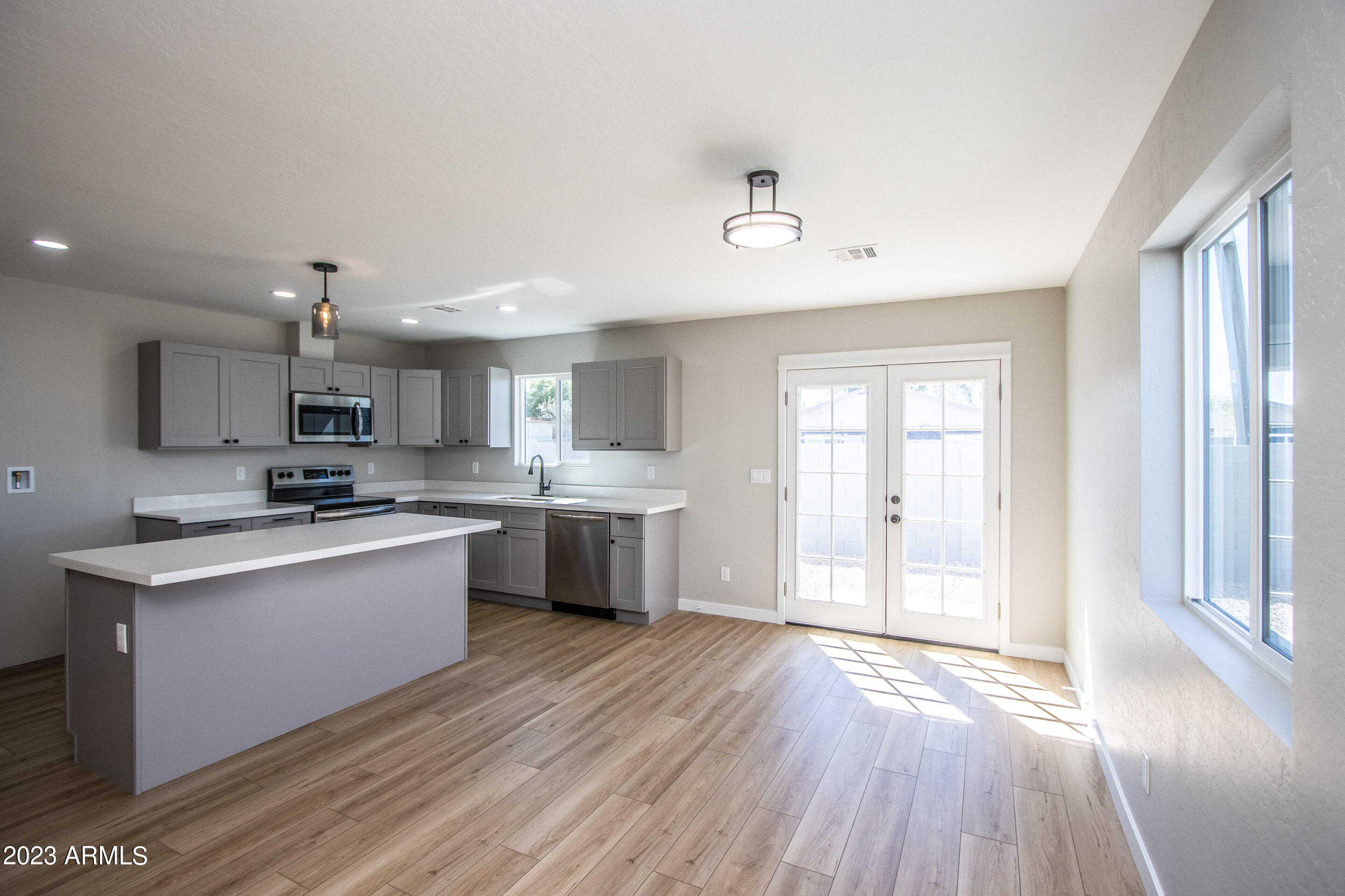 2509 East Broadway Road, Unit 4 Phoenix, AZ 85040 - Photo 6 of 31 Broadway #1-7