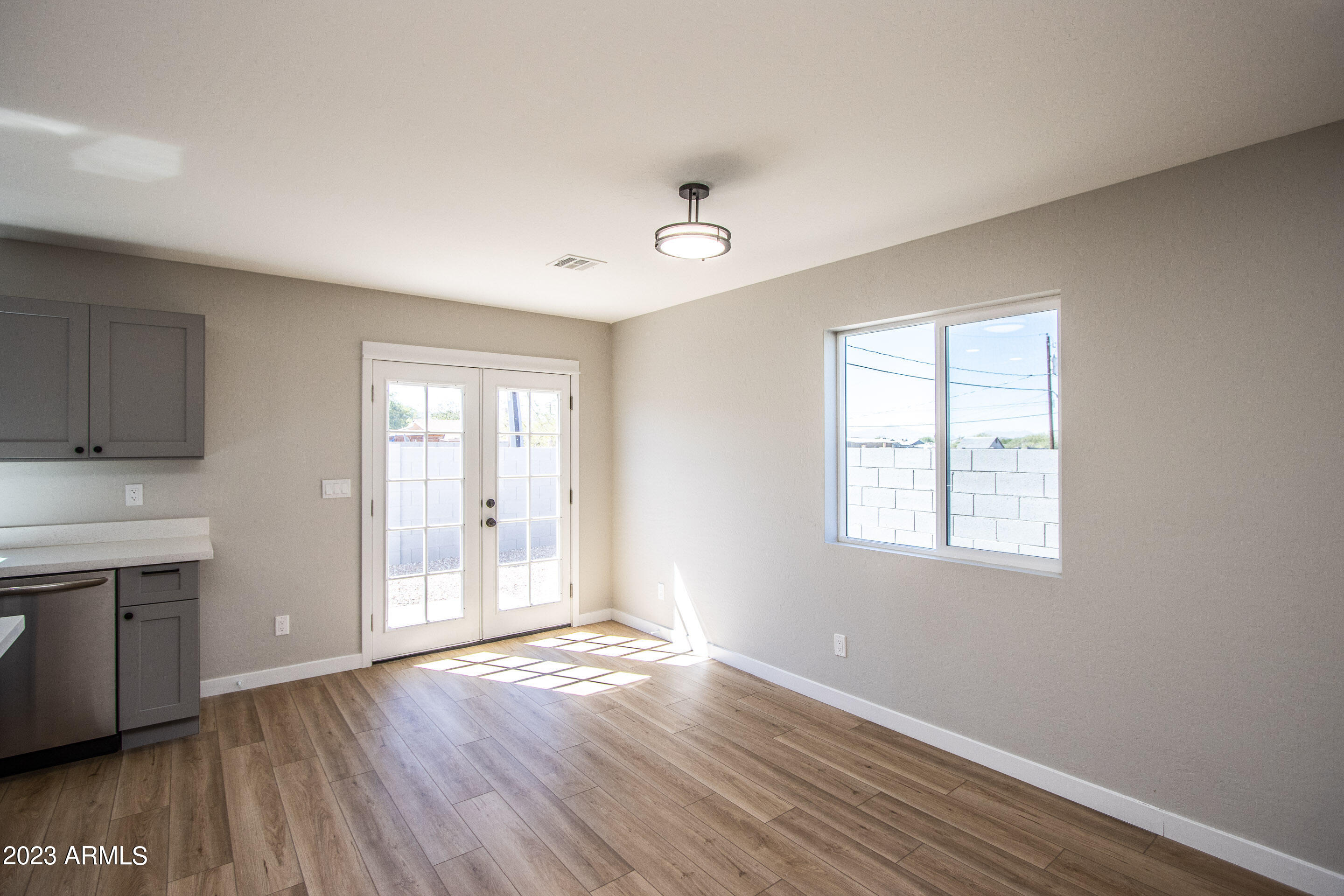 2509 East Broadway Road, Unit 4 Phoenix, AZ 85040 - Photo 7 of 31 Broadway #1-8