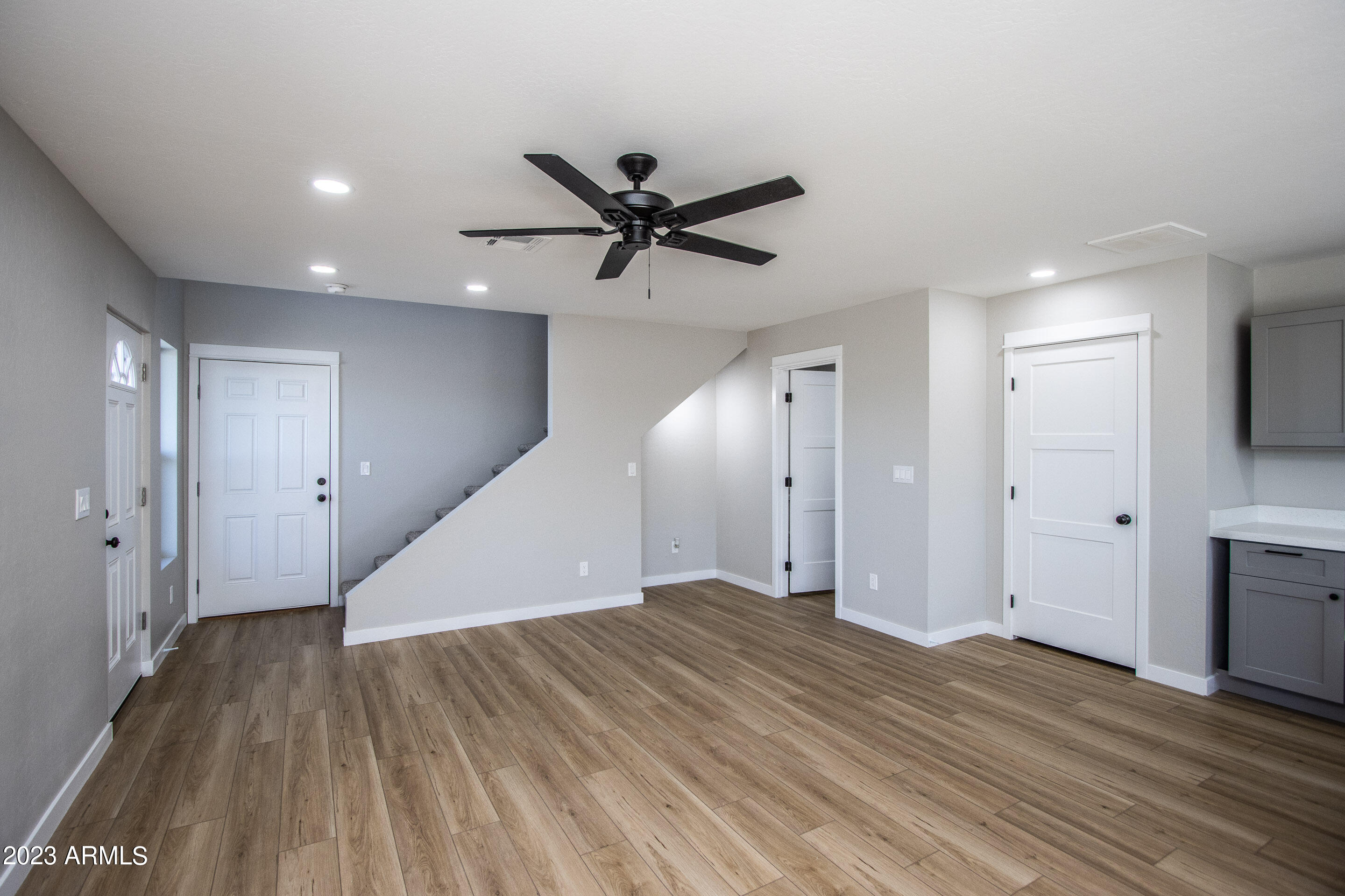 2509 East Broadway Road, Unit 4 Phoenix, AZ 85040 - Photo 8 of 31 Broadway #1-9