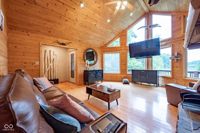 $569,999 | 5941 Jordan Village Road, Poland, IN 47868