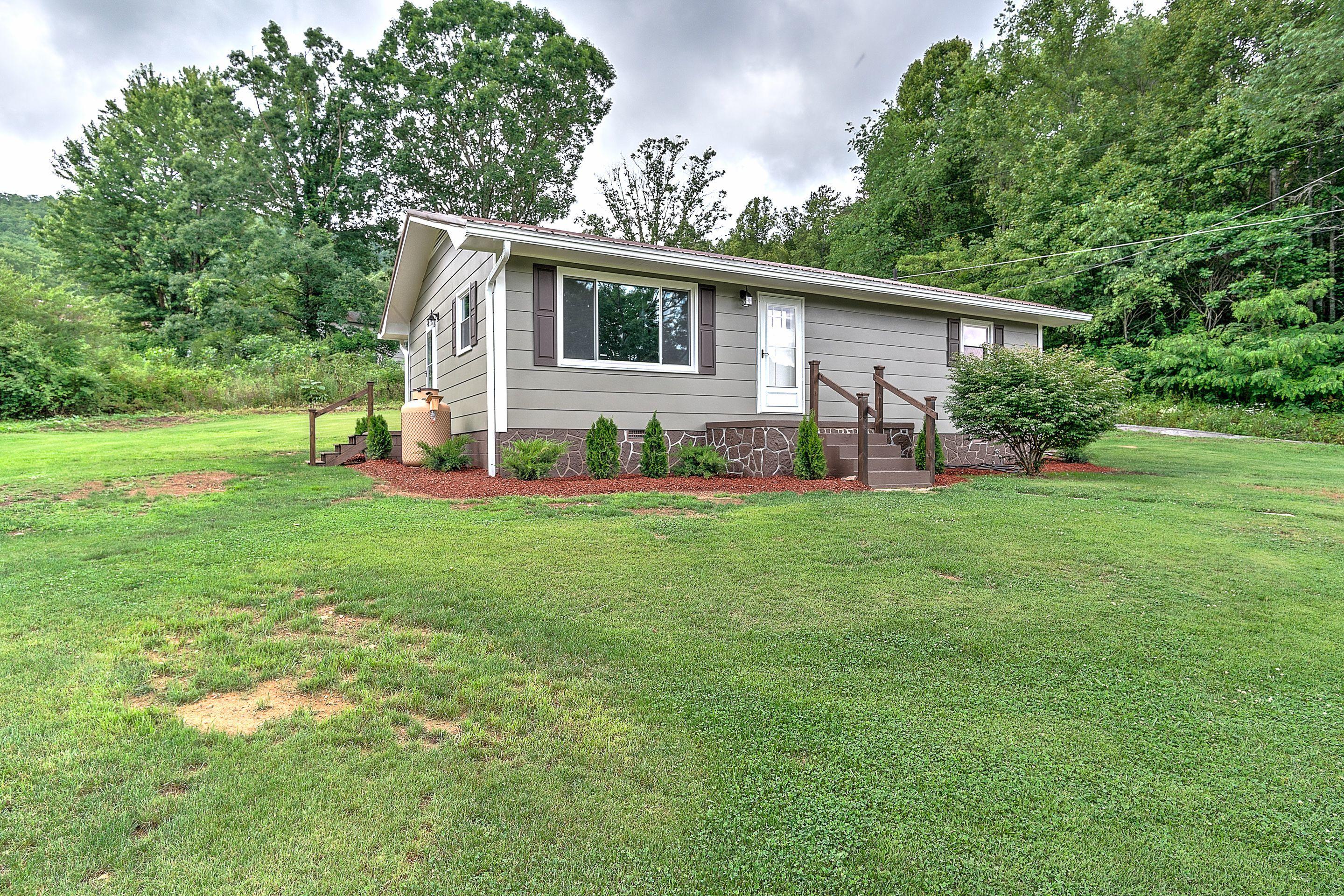 115 Bart Smith Road Hampton, TN 37658 - Photo 5 of 26 bs5