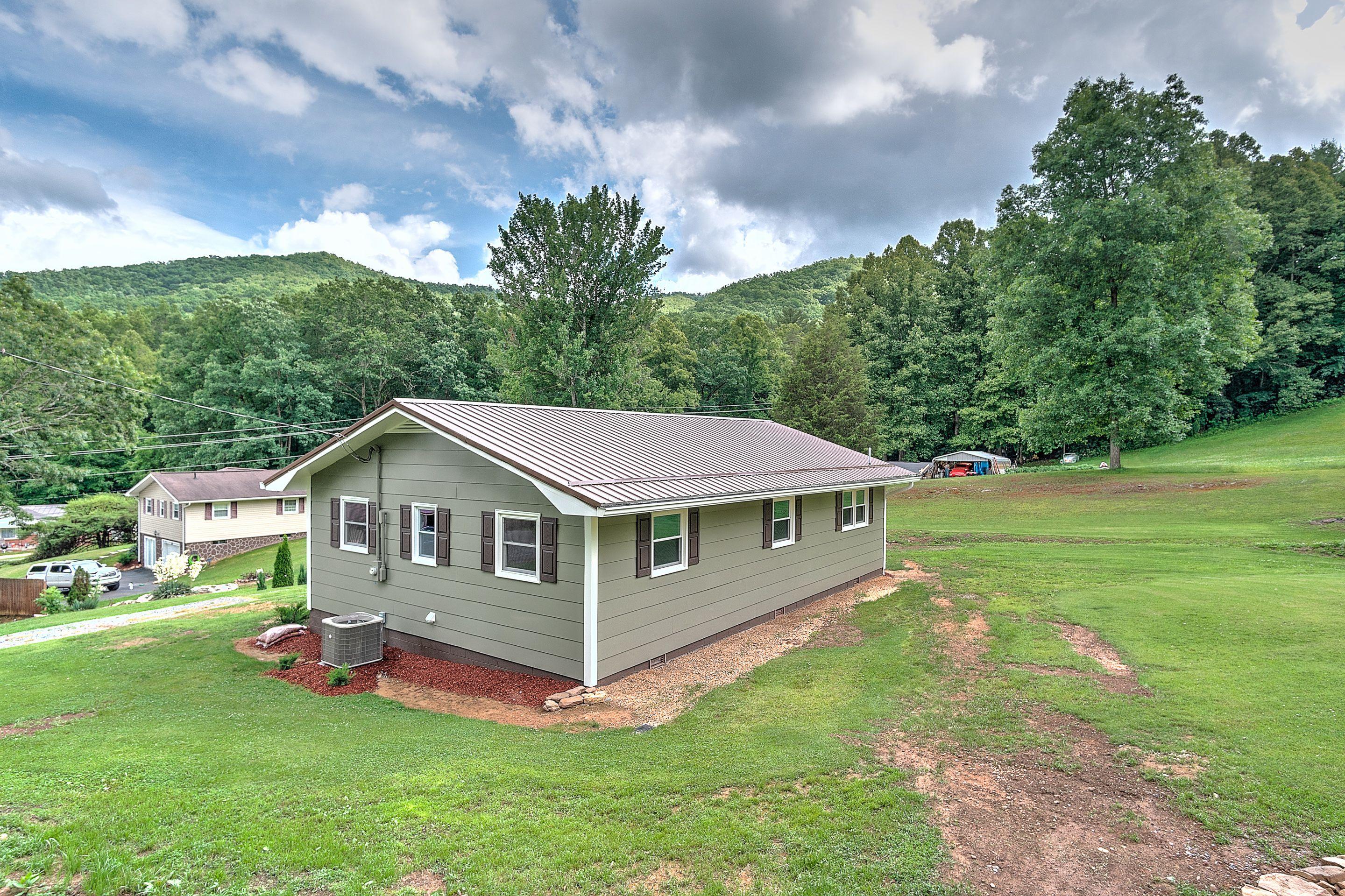 115 Bart Smith Road Hampton, TN 37658 - Photo 10 of 26 bs10