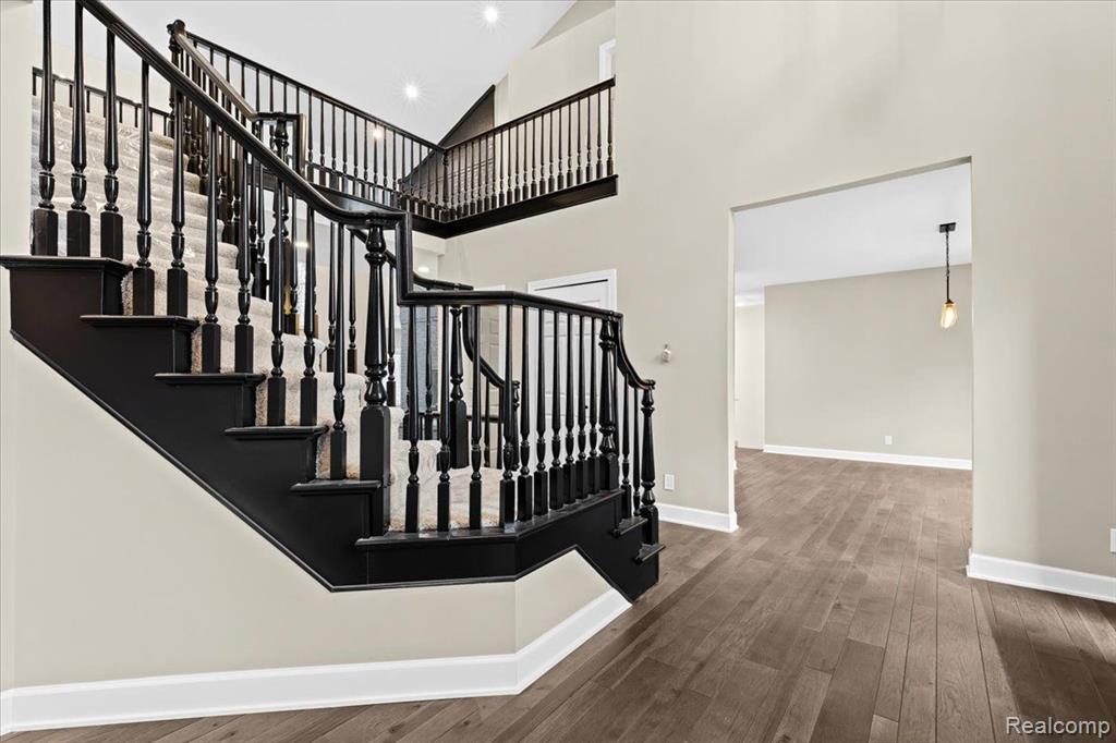 19297 Hickory Ridge Road Fenton, MI 48430 - Photo 3 of 52 Gallery Image 3