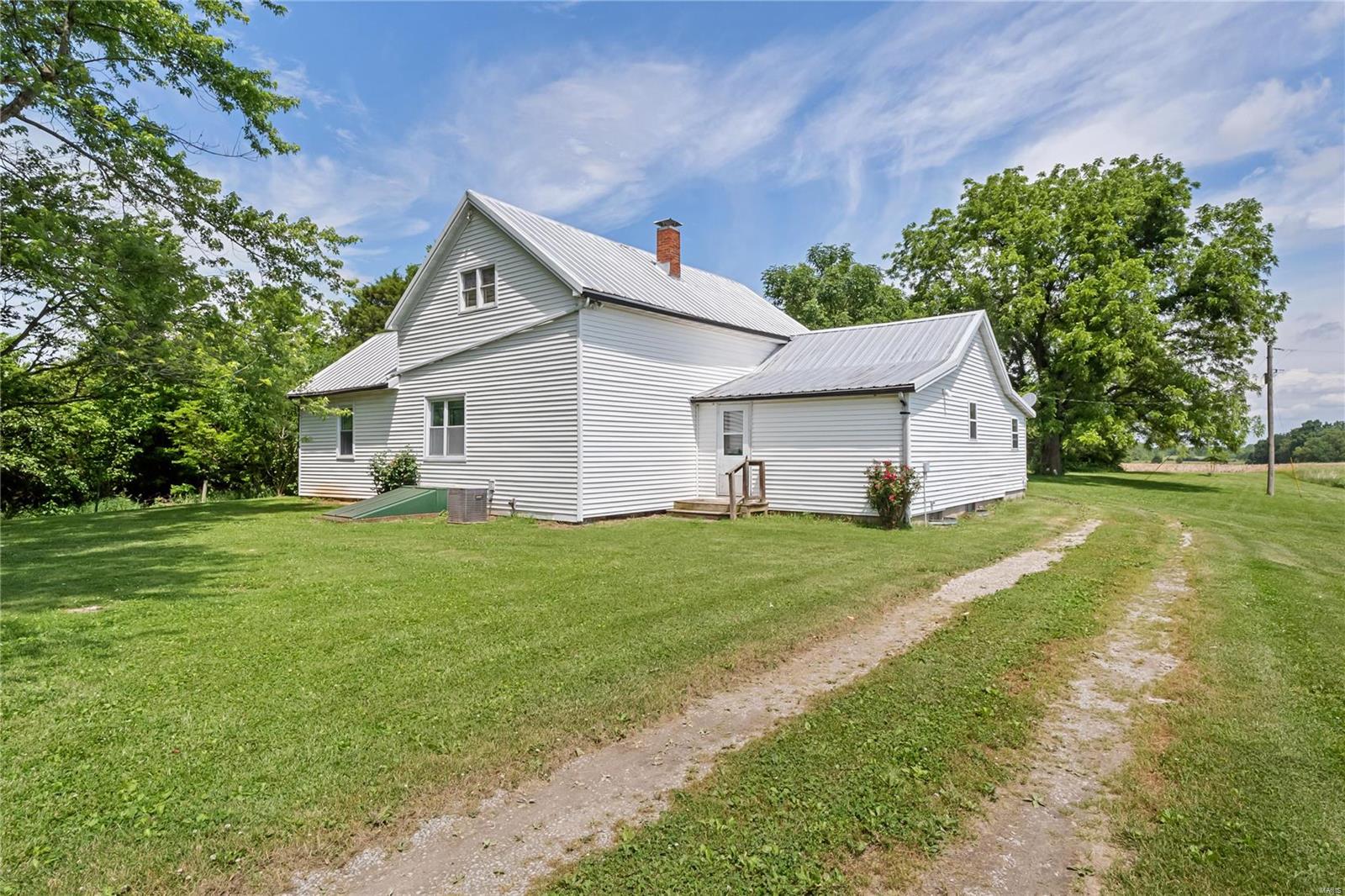 4501 G Road Waterloo, IL 62298 - Photo 2 of 30