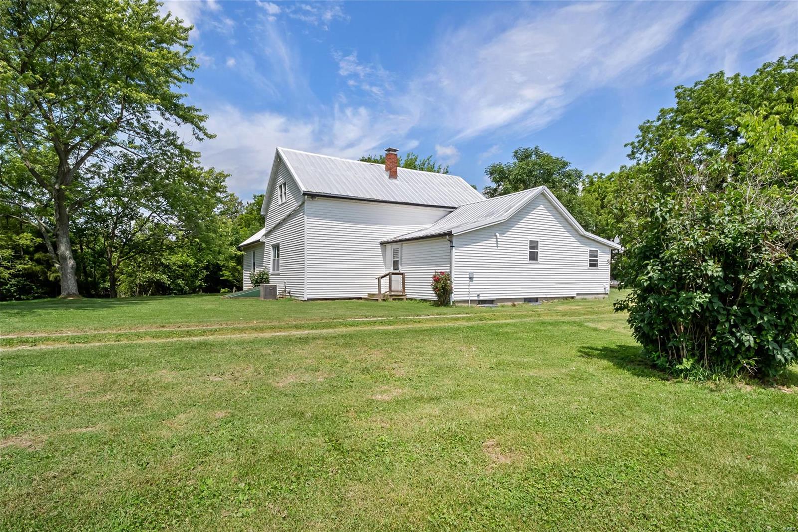 4501 G Road Waterloo, IL 62298 - Photo 3 of 30