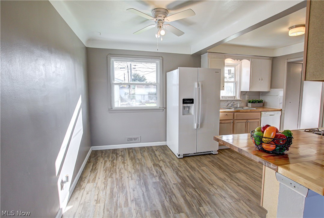 9209 Biddulph Road Brooklyn, OH 44144 - Photo 8 of 29 Gallery Image 8