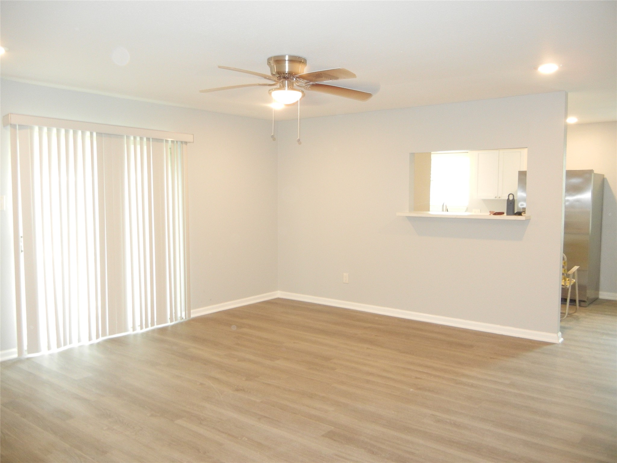 20811 Emerald Street Prairie View, TX 77484 - Photo 4 of 13 Family room