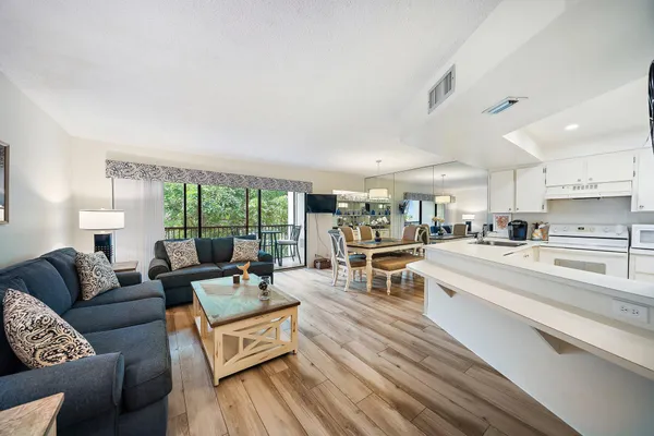 $1,750 | 1605 South Us Highway, Unit A306, Jupiter, FL 33477