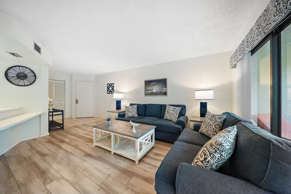 $1,750 | 1605 South Us Highway, Unit A306, Jupiter, FL 33477