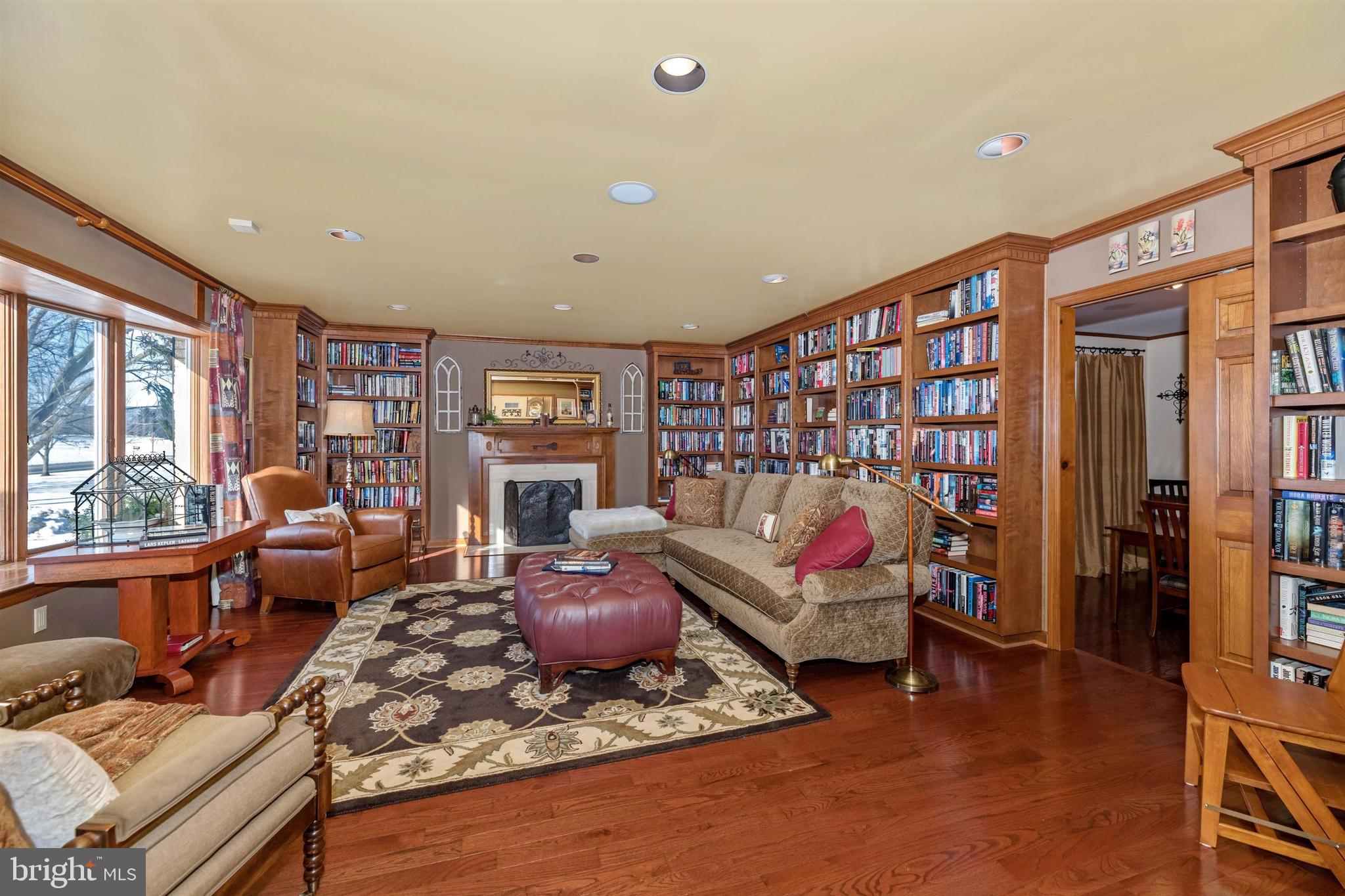 14109 Old Frederick Road Rocky Ridge, MD 21778 - Photo 20 of 124 Library