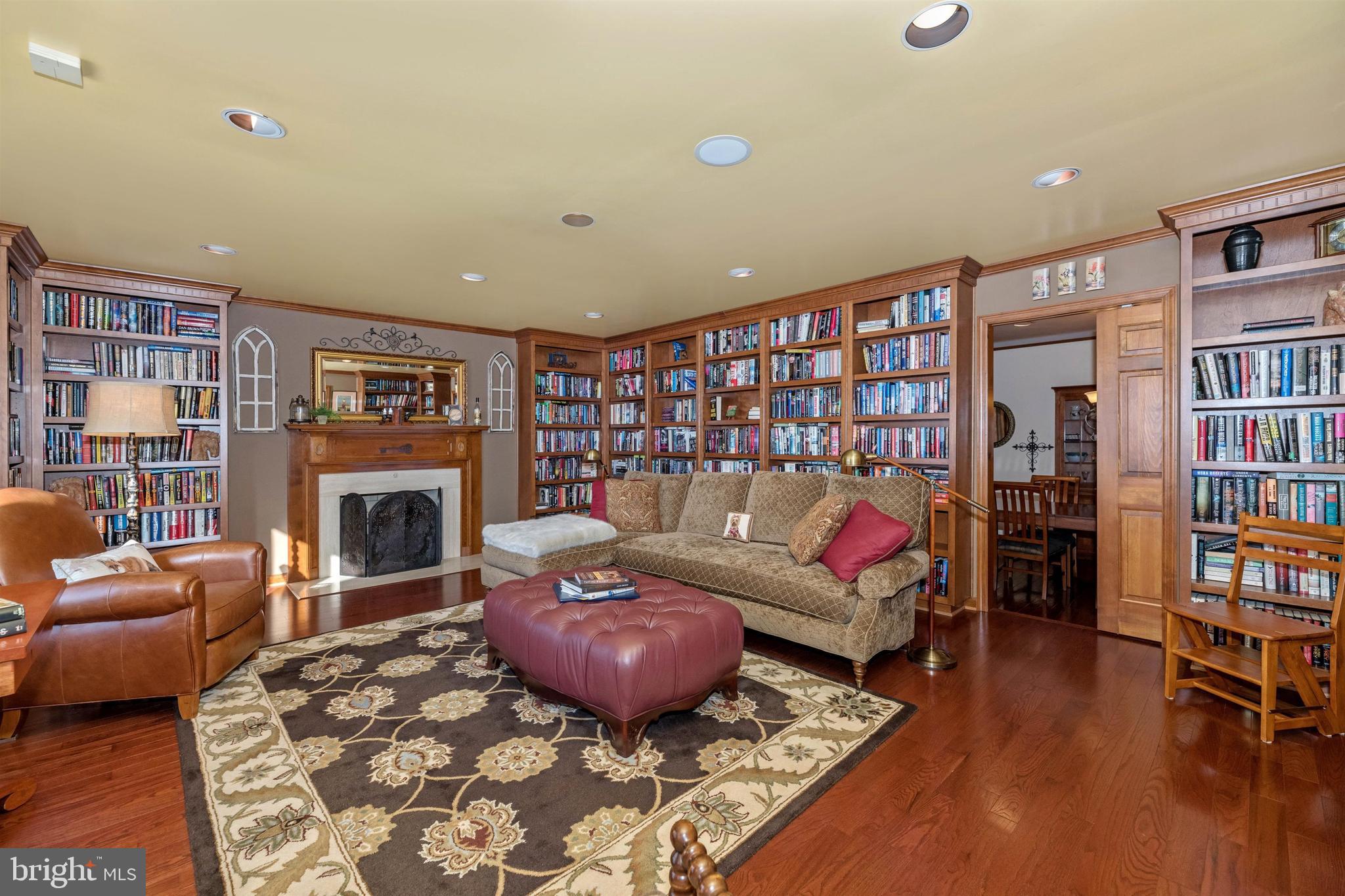 14109 Old Frederick Road Rocky Ridge, MD 21778 - Photo 21 of 124 Library