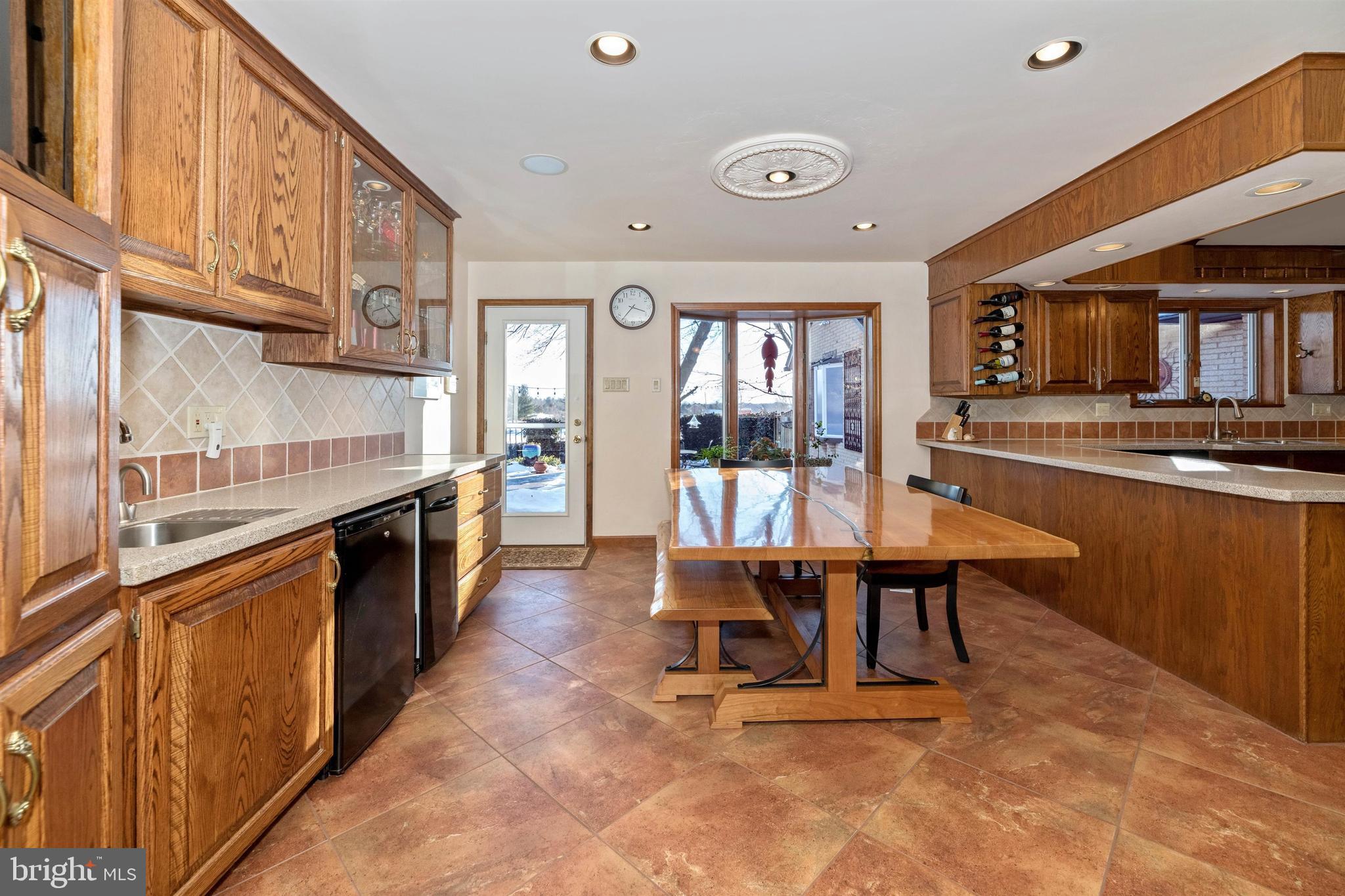 14109 Old Frederick Road Rocky Ridge, MD 21778 - Photo 35 of 124 Breakfast Area